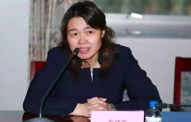 如果曼城能够赢得足总杯，我们将会成为六冠王，我喜欢六冠王，对于奖杯我是很贪婪的，我对我们在这么多年以来的工作方式感到高兴和满意。